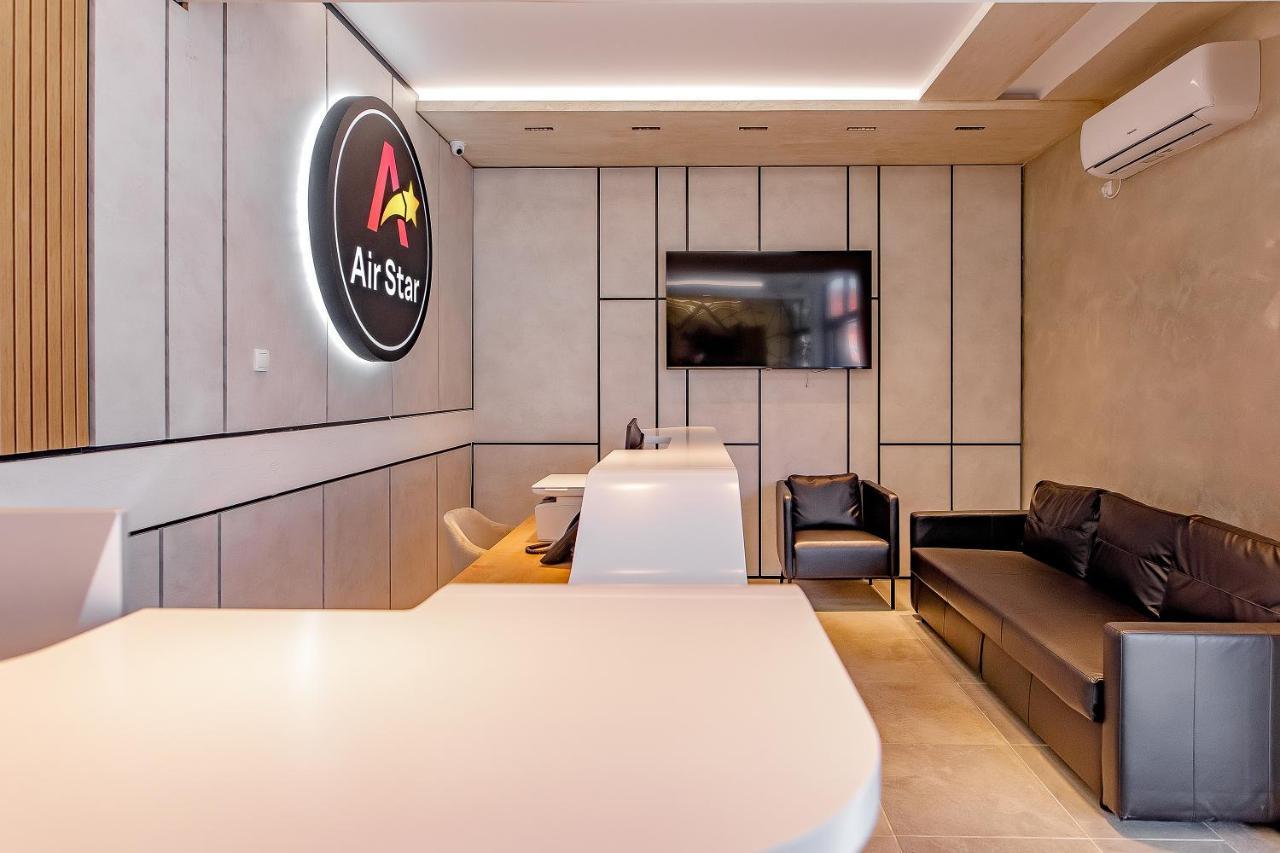 Готель Airstar Surcin Екстер'єр фото