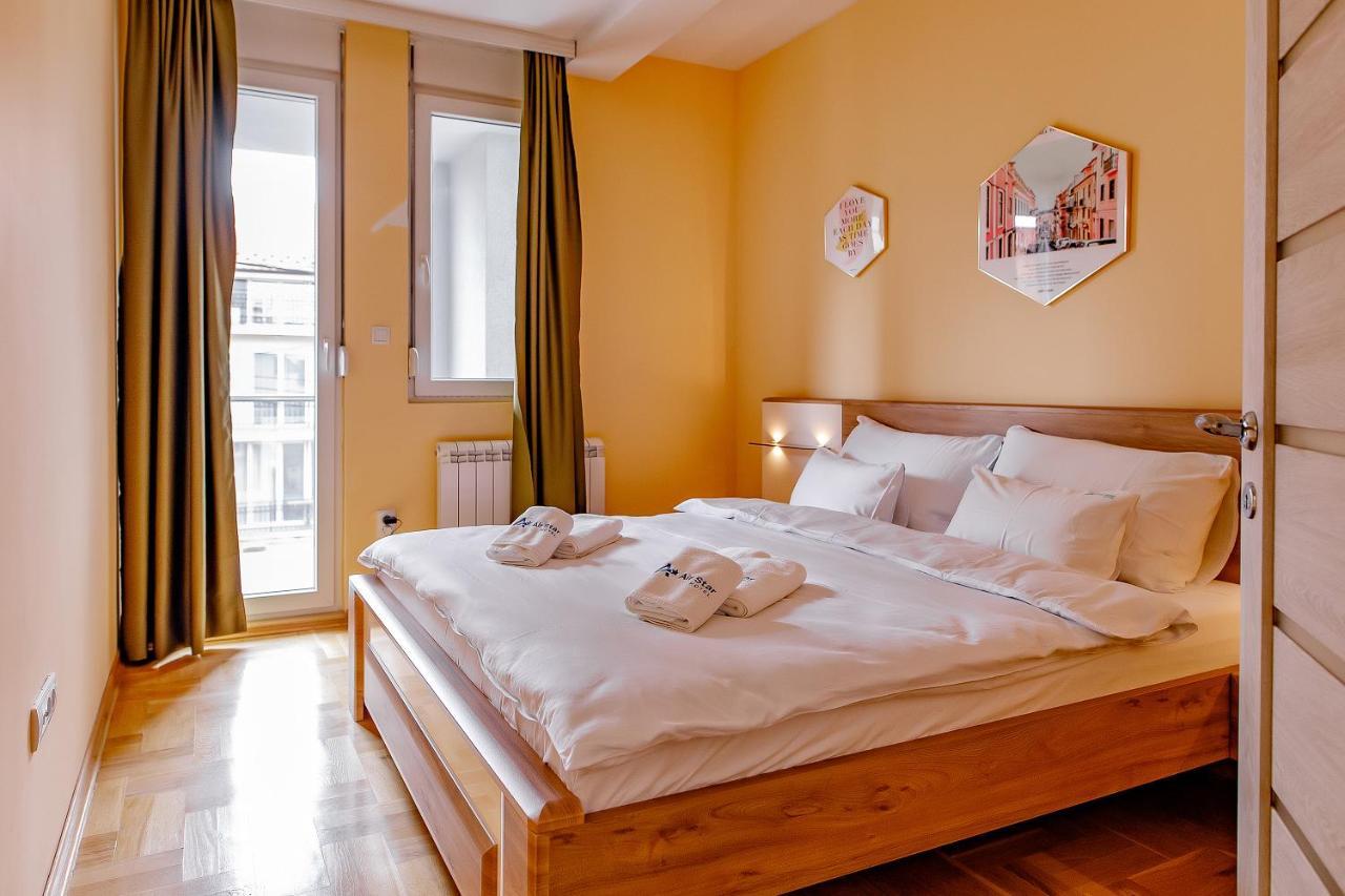 Готель Airstar Surcin Екстер'єр фото