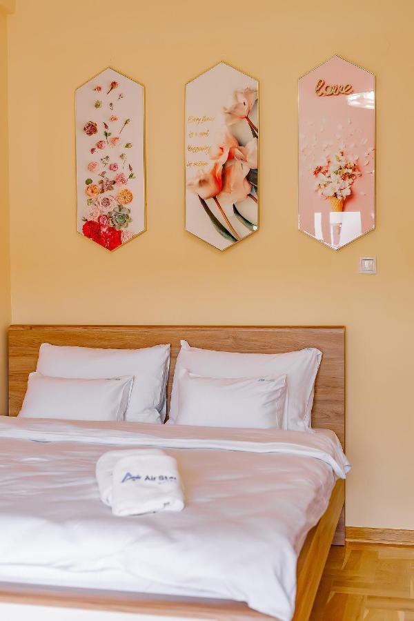 Готель Airstar Surcin Екстер'єр фото